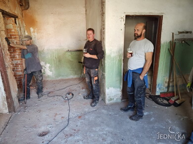 Jednička se probouzí 2023