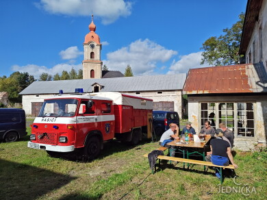 Jednička se probouzí 2023