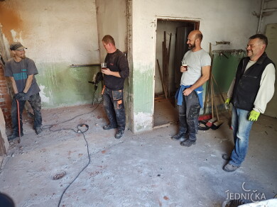 Jednička se probouzí 2023