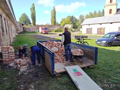 Jednička se probouzí 2023