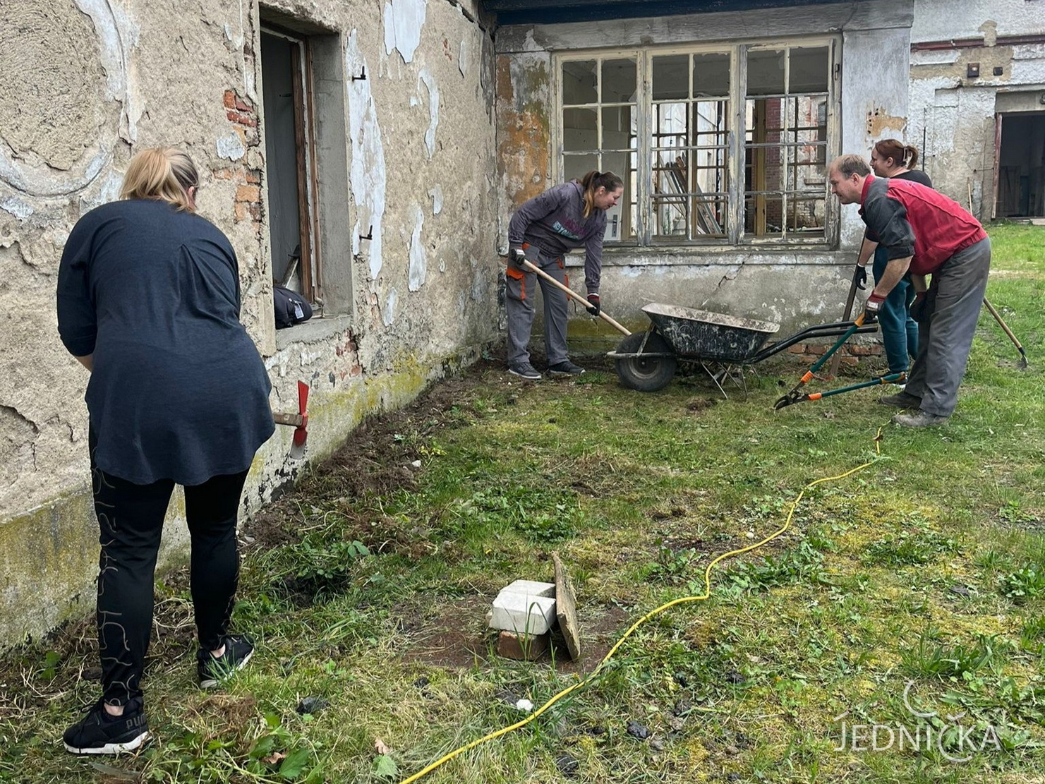 Jednička se probouzí 2024