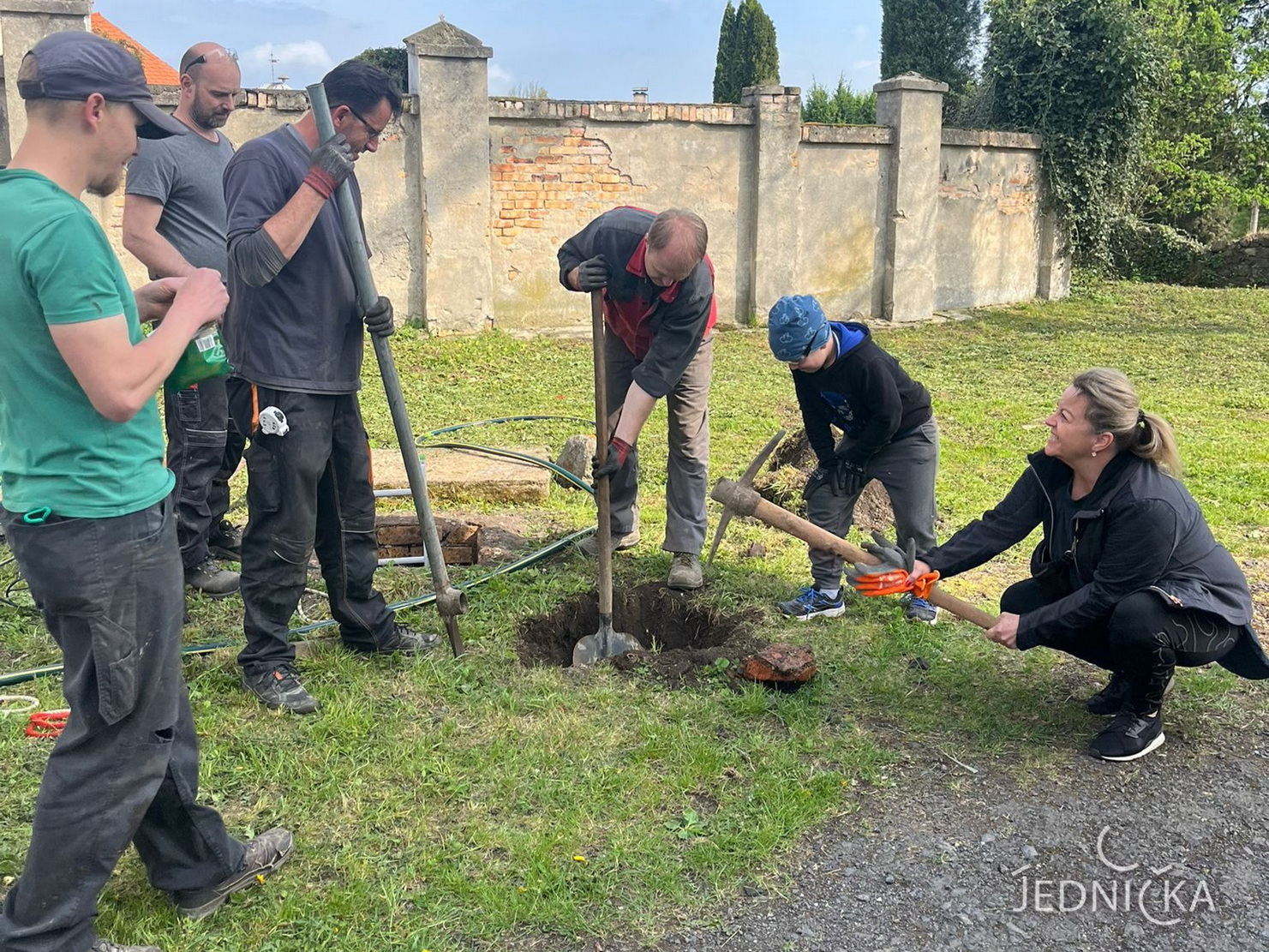 Jednička se probouzí 2024