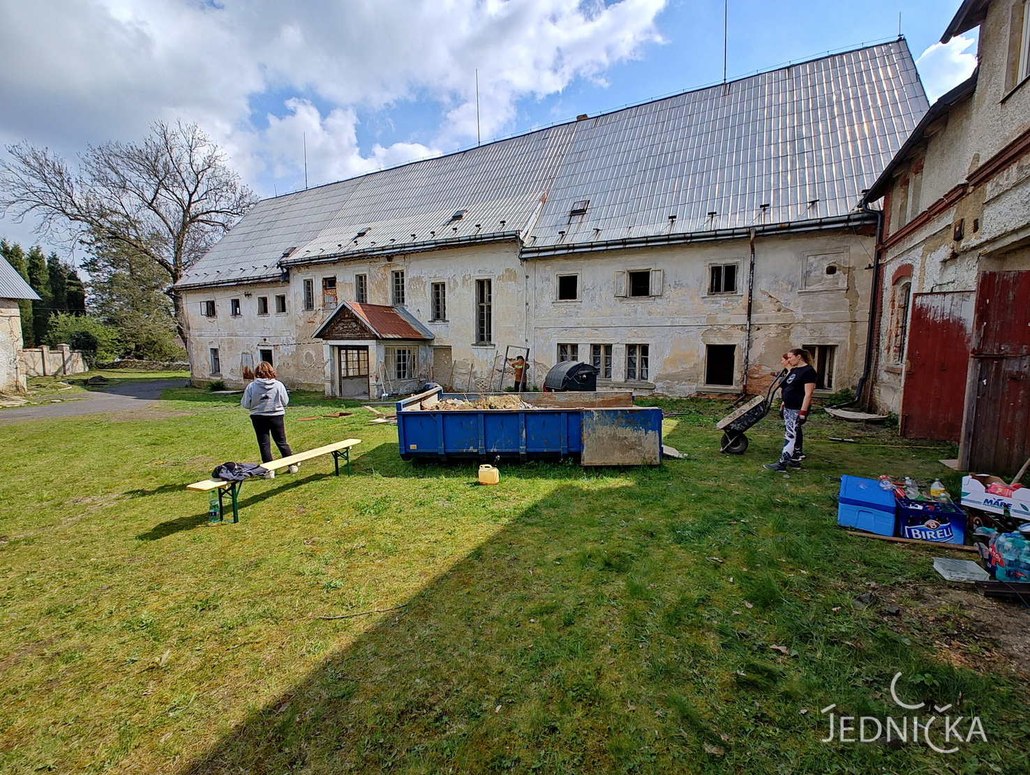 Jednička se probouzí 2024