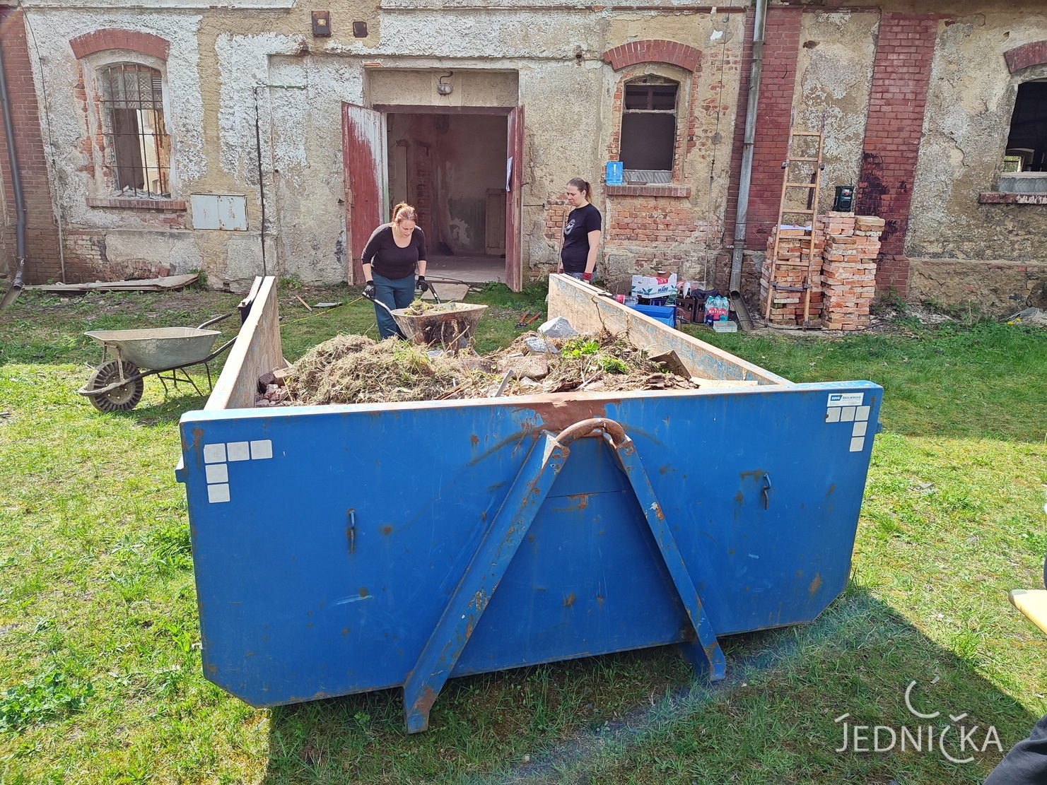 Jednička se probouzí 2024